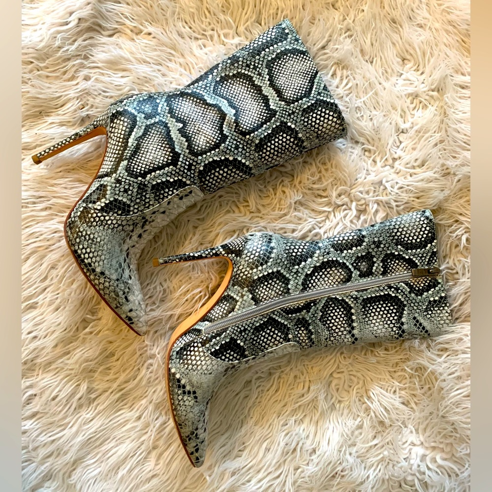 Snake print leather boots, size 38, US7/7.5, Brand Catwalk Connection